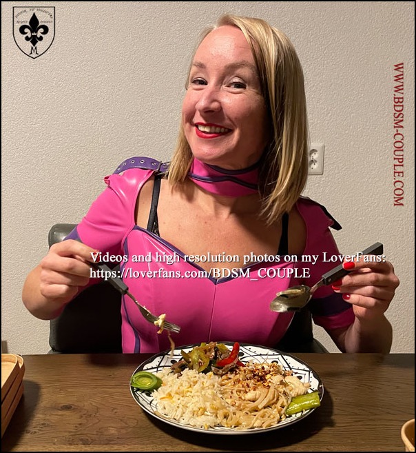 Mistress-Noir-Eating